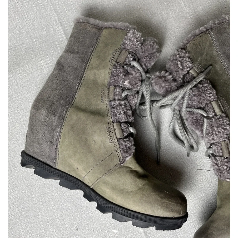Sorel Joan of Arctic Wedge II Boots Shearling Womens Size 10 Green Gray Suede